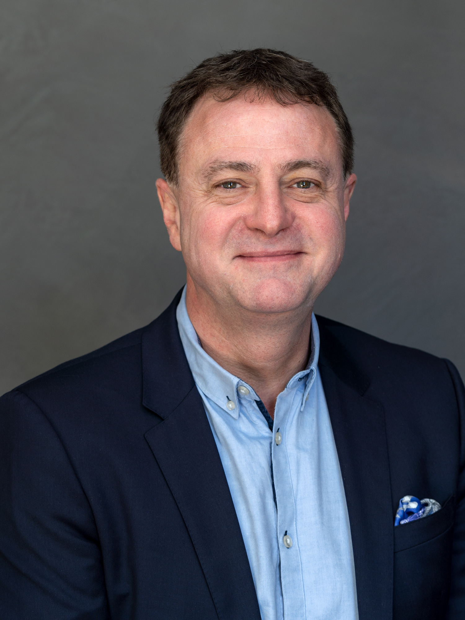 Des Winter MB, FRCSI, MD, FRCS(Gen)