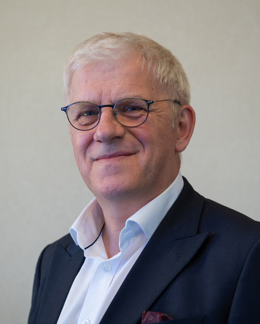 Stephen J Wigmore, MD, FRCSEd, FRCPE, FRSE